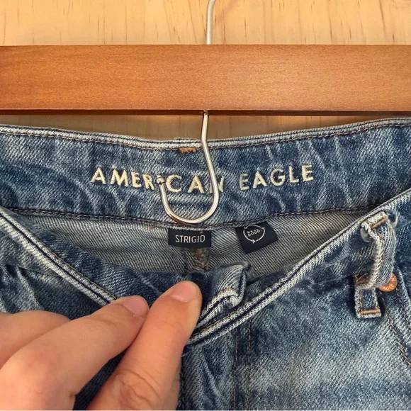 American Eagle Strigid Curvy Super High-Waisted
Baggy Straight Jean - Picture 4 of 8